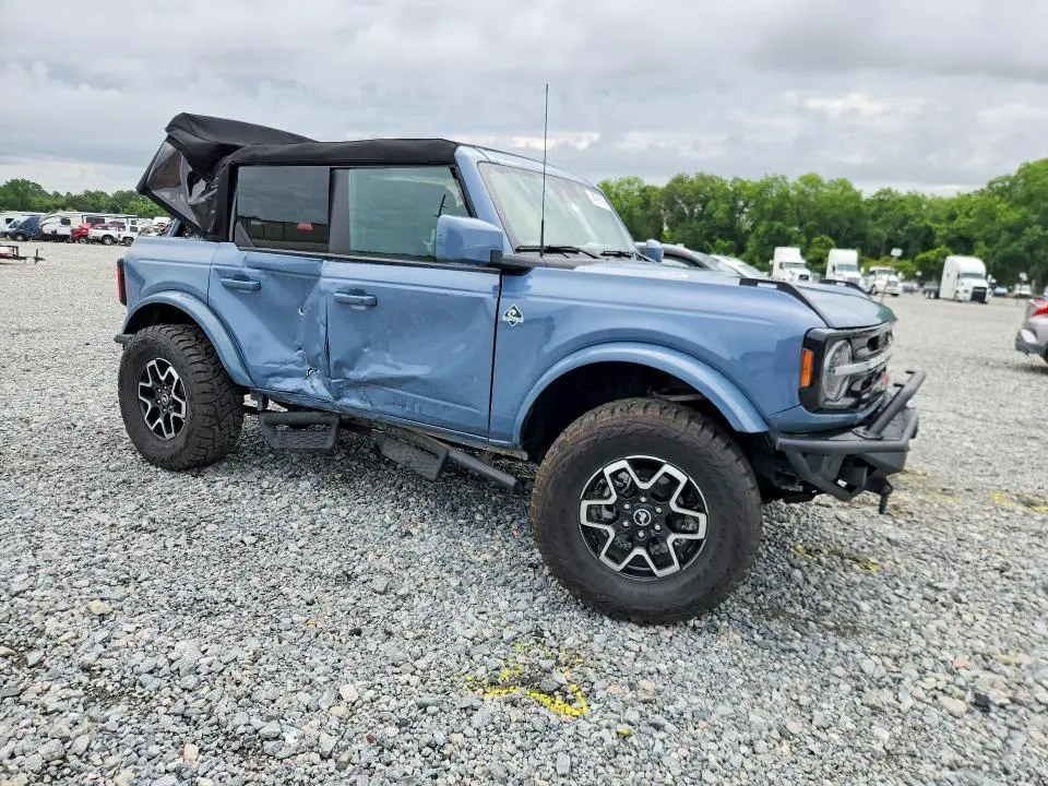2024 FORD BRONCO OUTER BANKS  