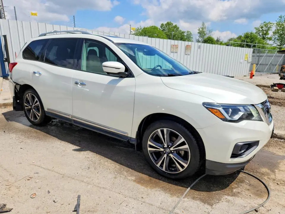 2017 NISSAN PATHFINDER PLATINUM  