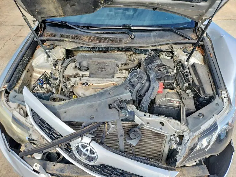 2013 TOYOTA CAMRY SE  