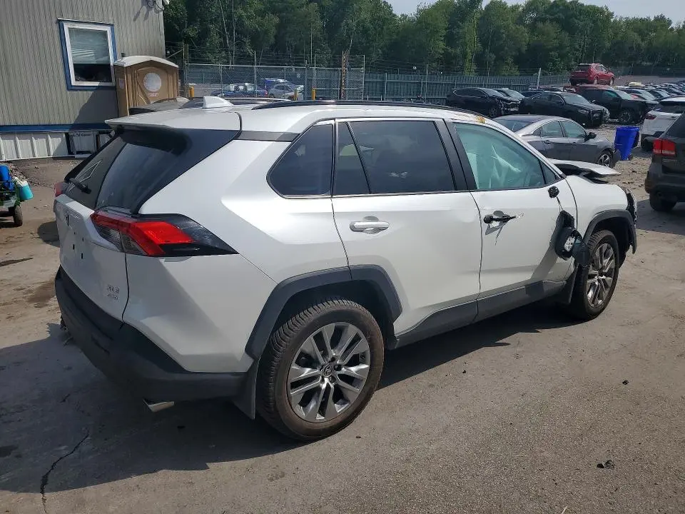 2023 TOYOTA RAV4 XLE PREMIUM  