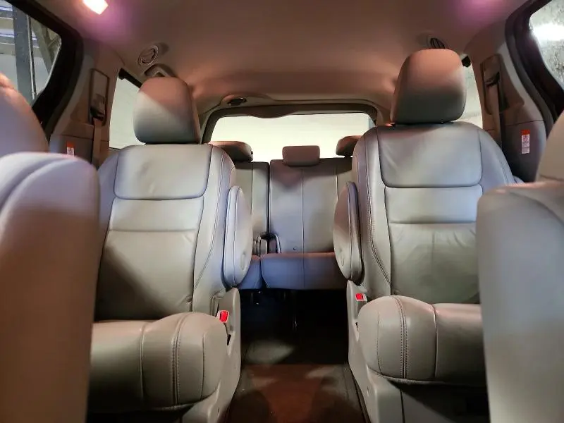 2017 TOYOTA SIENNA XLE 7-PASSENGER  