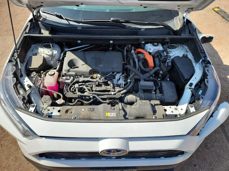 2021 TOYOTA RAV4 XLE  