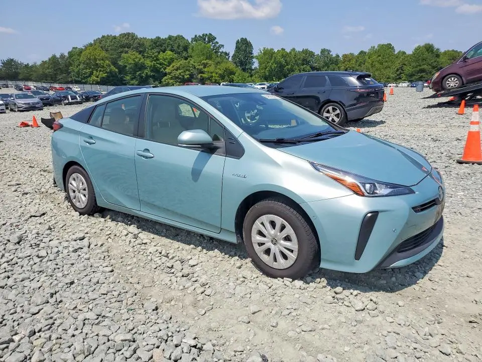 2021 TOYOTA PRIUS LE  