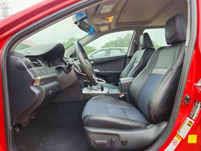 2012 TOYOTA CAMRY SE  