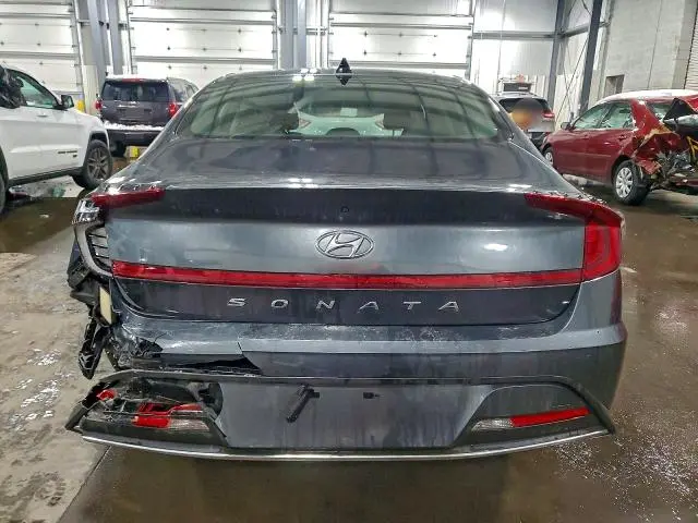2022 HYUNDAI SONATA SE  