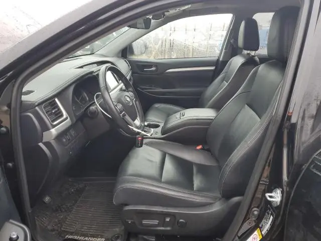 2019 TOYOTA HIGHLANDER SE  