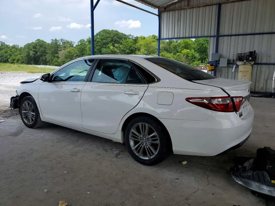 2016 TOYOTA CAMRY SE  
