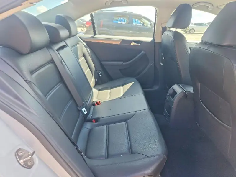 2017 VOLKSWAGEN JETTA SE  