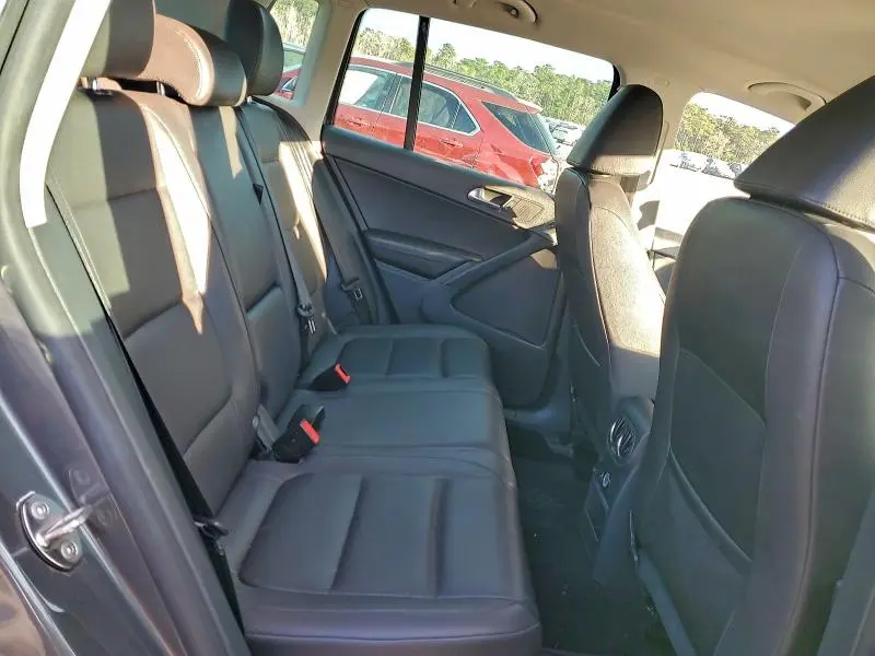 2014 VOLKSWAGEN TIGUAN S  