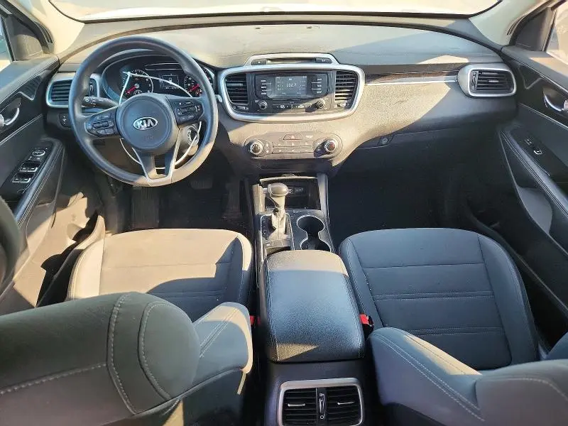 2017 KIA SORENTO LX V6  