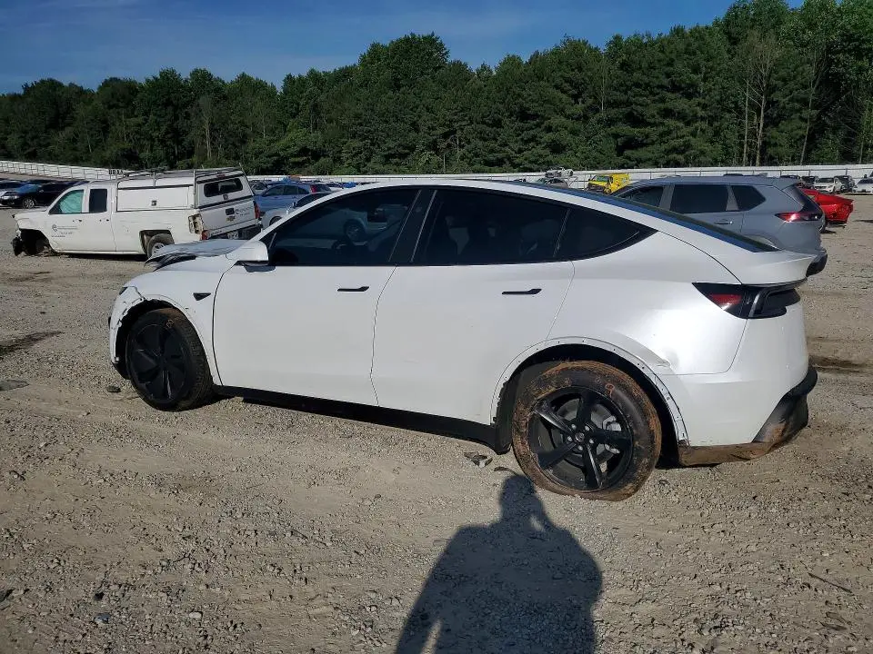 2026 TESLA MODEL Y   