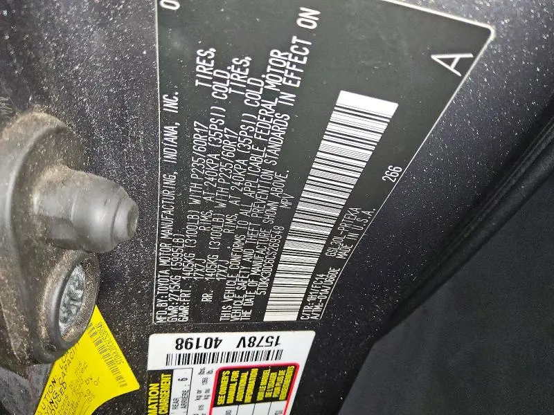 2012 TOYOTA SIENNA LE 8-PASSENGER  