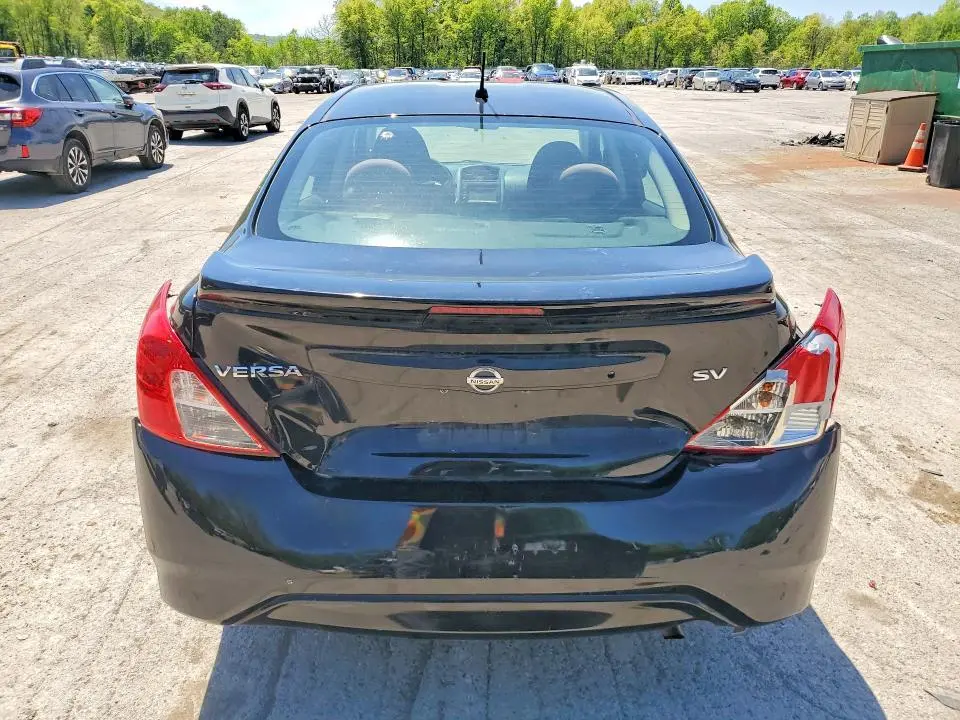 2019 NISSAN VERSA SV  