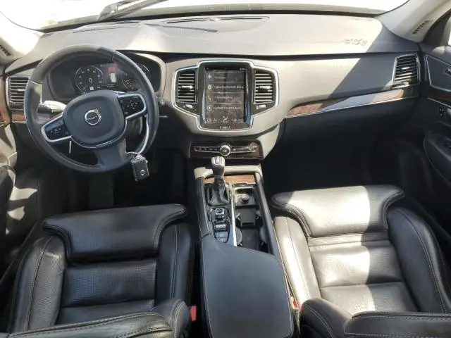 2017 VOLVO XC90 T6  