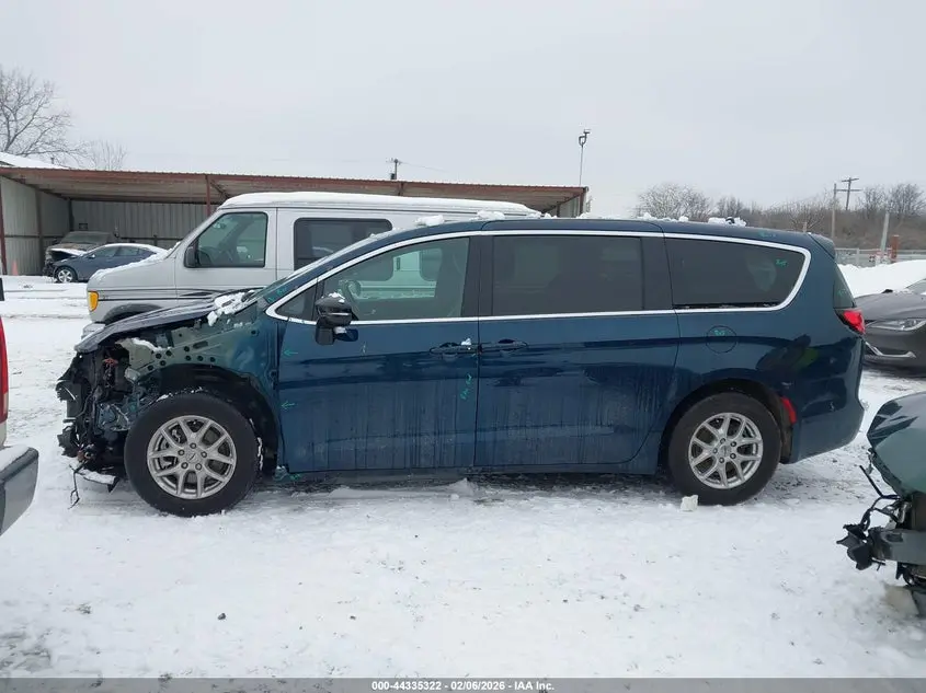 2025 CHRYSLER PACIFICA SELECT