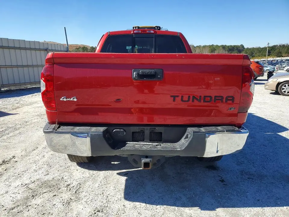 2015 TOYOTA TUNDRA SR5  