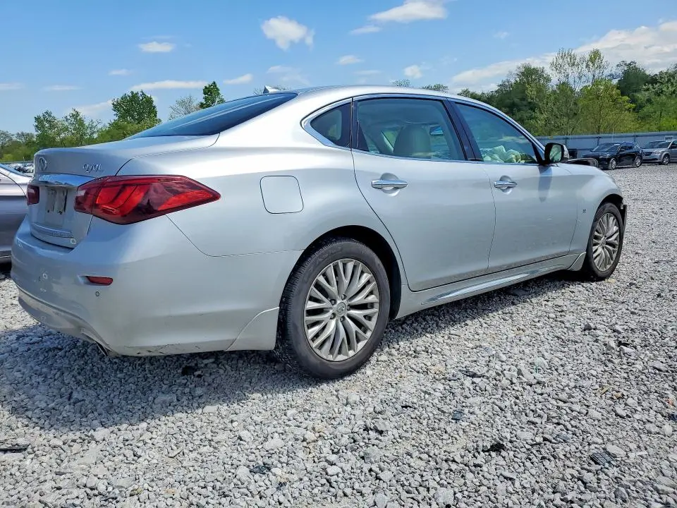 2015 INFINITI Q70L 3.7  