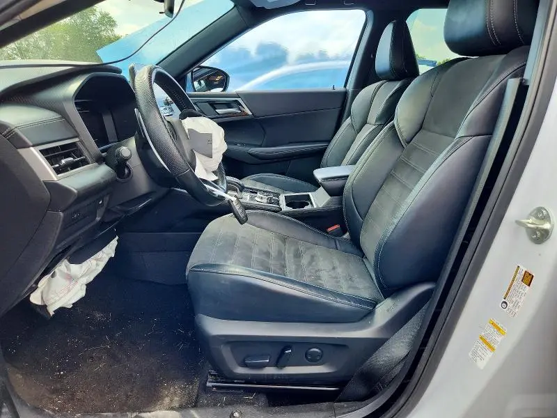 2023 MITSUBISHI OUTLANDER SE  