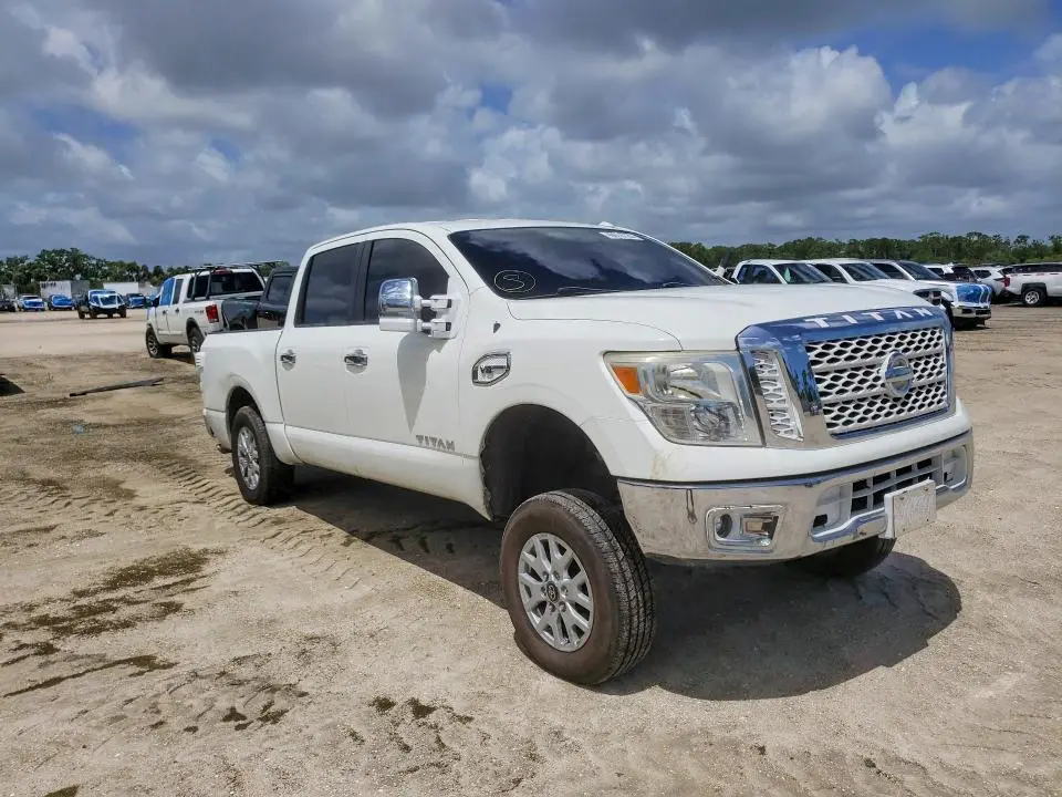 2017 NISSAN TITAN SV  