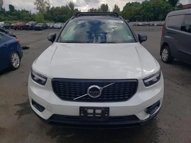 2019 VOLVO XC40 T5 R-DESIGN  