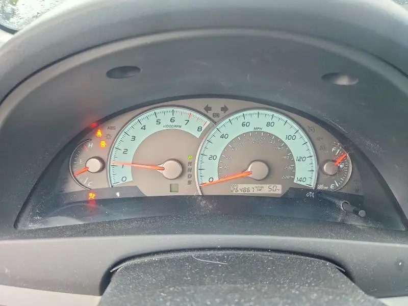 2011 TOYOTA CAMRY SE  
