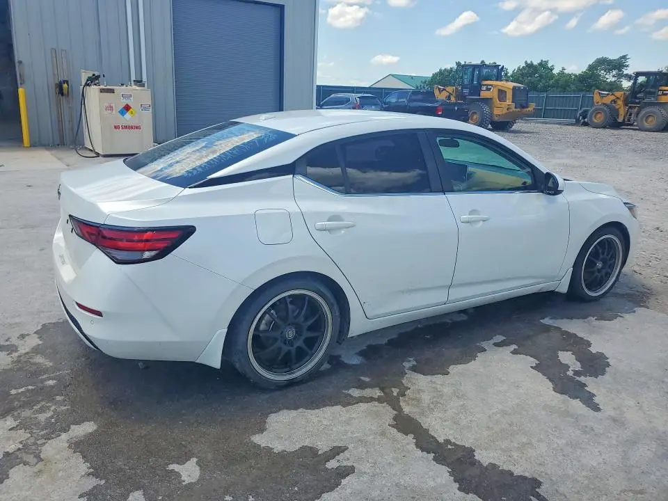 2021 NISSAN SENTRA SV  