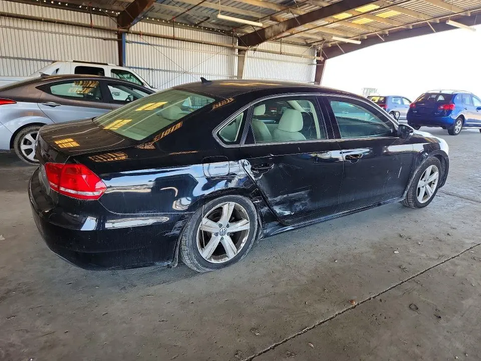 2015 VOLKSWAGEN PASSAT SE  