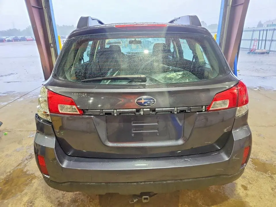 2010 SUBARU OUTBACK 2.5I  
