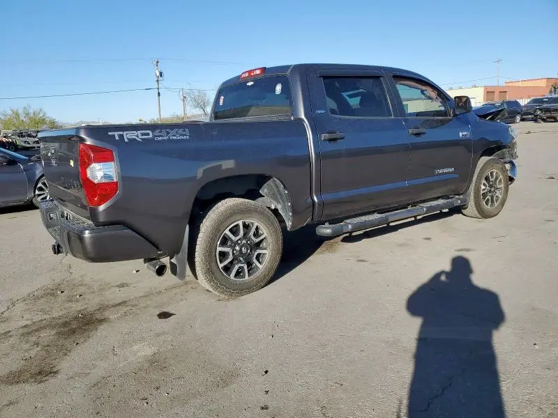 2017 TOYOTA TUNDRA CREWMAX SR5  