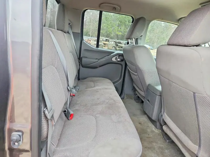 2016 NISSAN FRONTIER S  