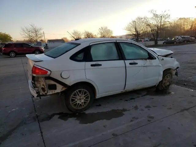 2010 FORD FOCUS SE  
