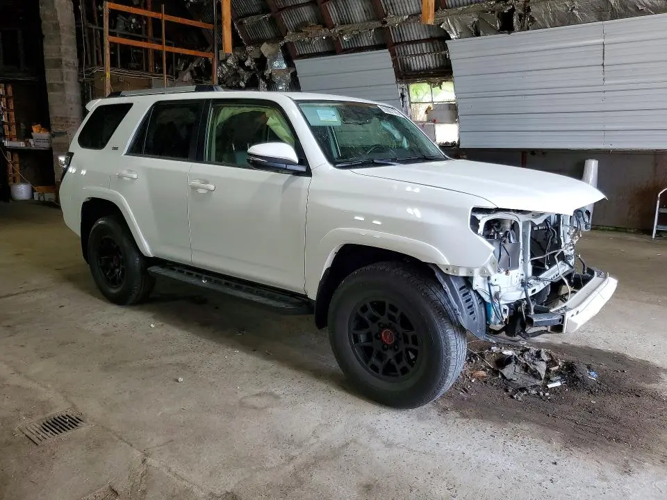 2024 TOYOTA 4RUNNER SR5 PREMIUM  