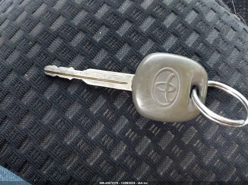 2010 TOYOTA TUNDRA SR5 5.7L V8