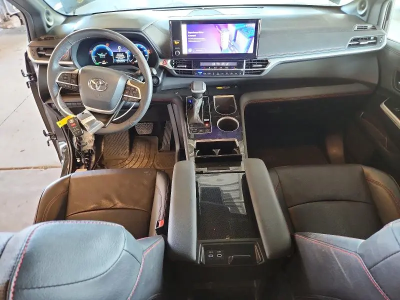 2025 TOYOTA SIENNA XSE 7-PASSENGER  