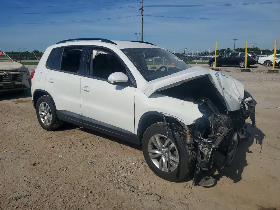 2016 VOLKSWAGEN TIGUAN S  