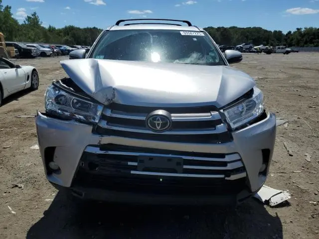 2018 TOYOTA HIGHLANDER SE  