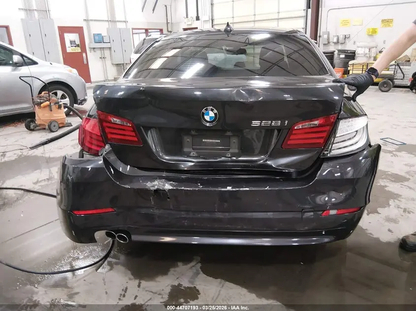 2011 BMW 528I  