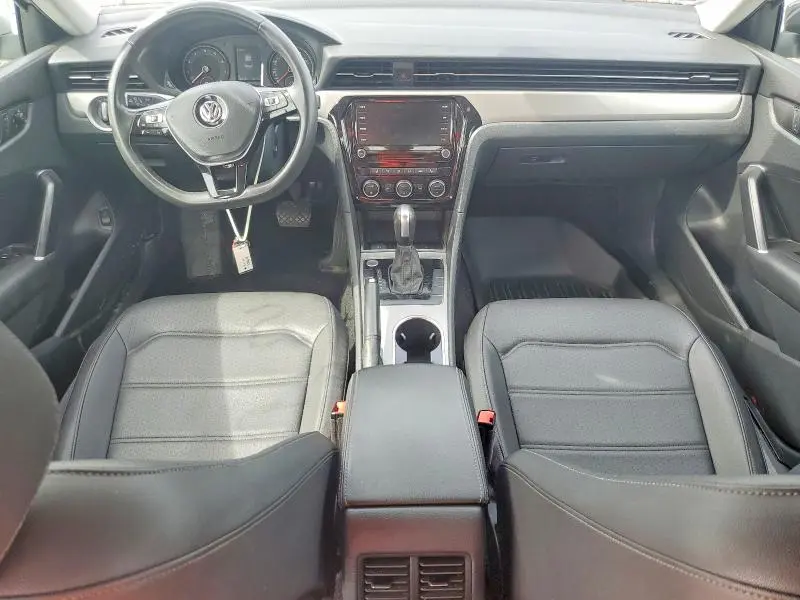 2021 VOLKSWAGEN PASSAT SE  