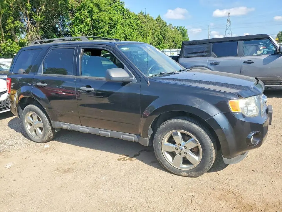 2011 FORD ESCAPE XLT  