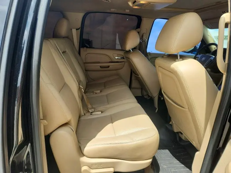 2011 CADILLAC ESCALADE ESV LUXURY  