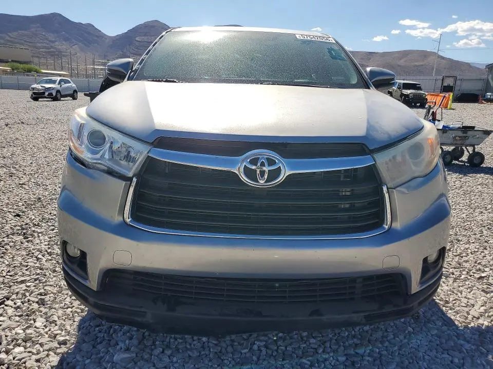 2015 TOYOTA HIGHLANDER LE PLUS  