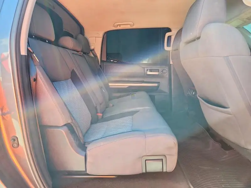 2017 TOYOTA TUNDRA SR5  