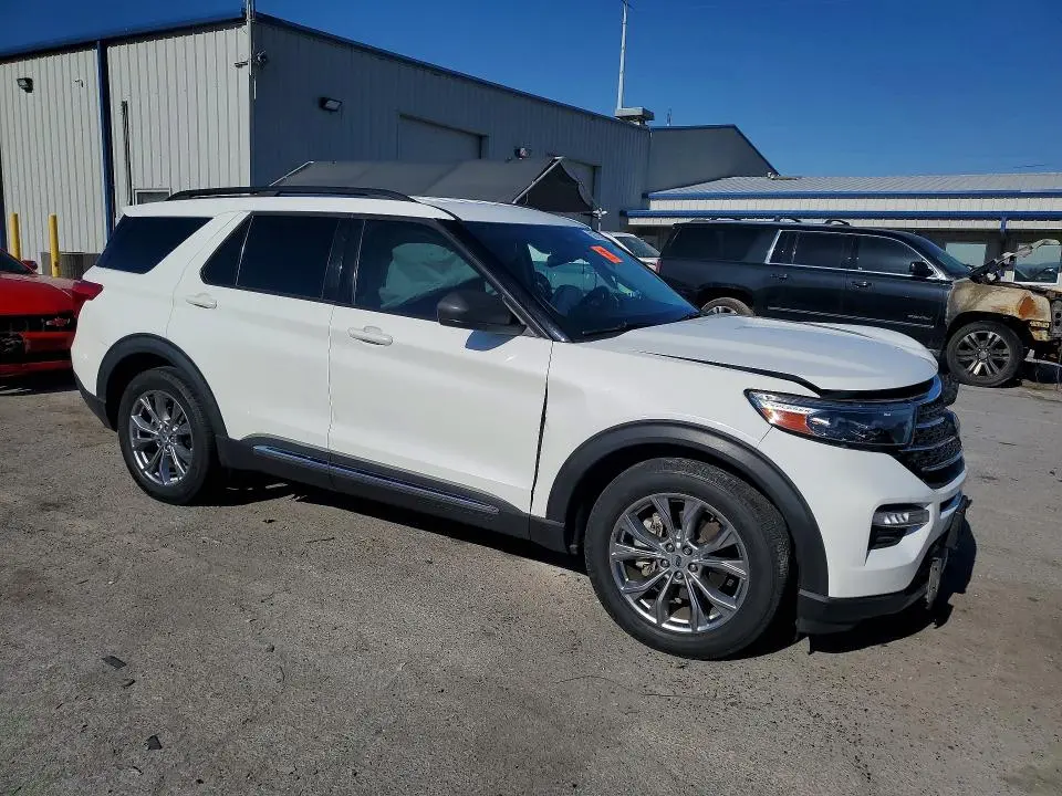 2022 FORD EXPLORER XLT  