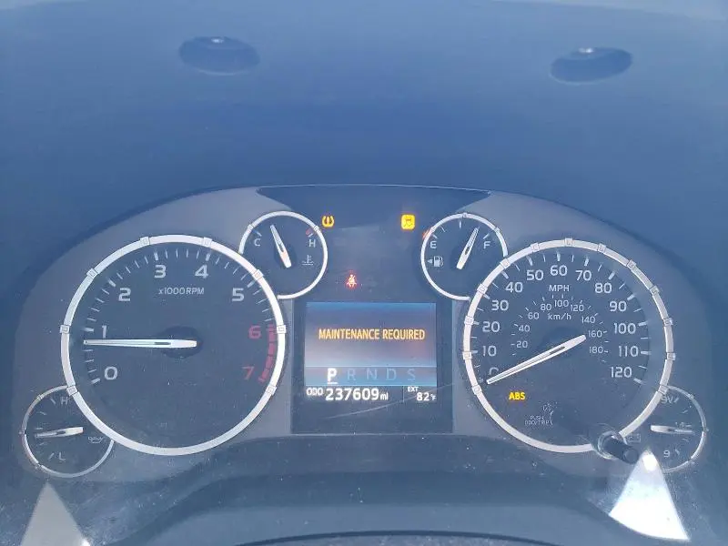2015 TOYOTA TUNDRA CREWMAX LIMITED  