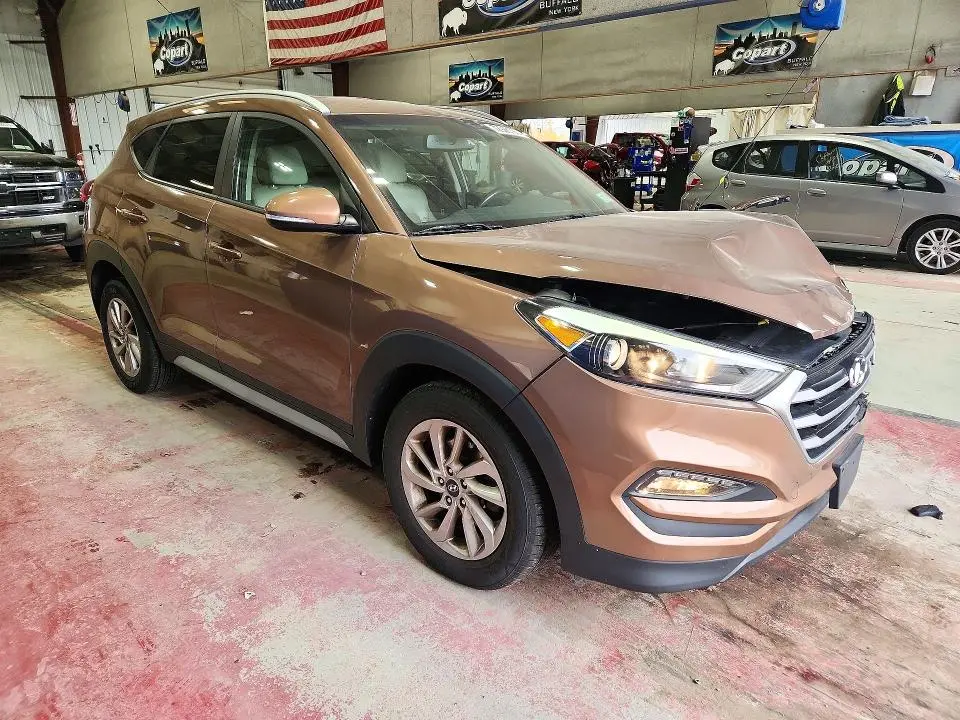 2017 HYUNDAI TUCSON SE PLUS  