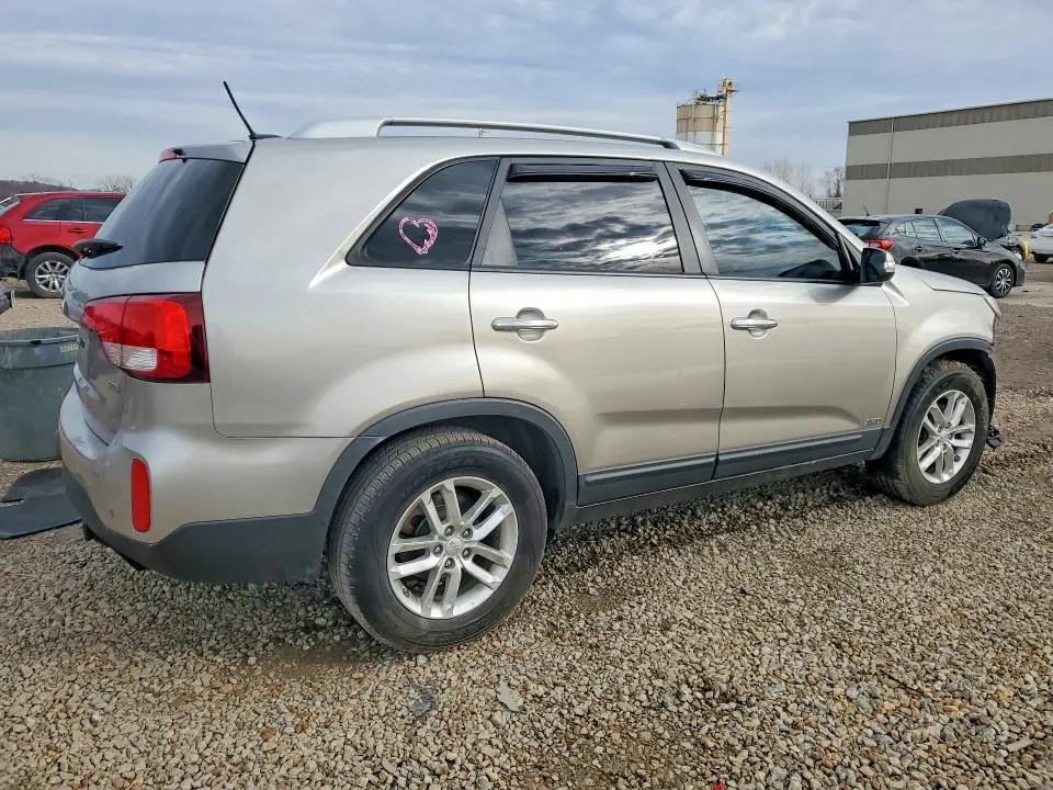2015 KIA SORENTO LX  