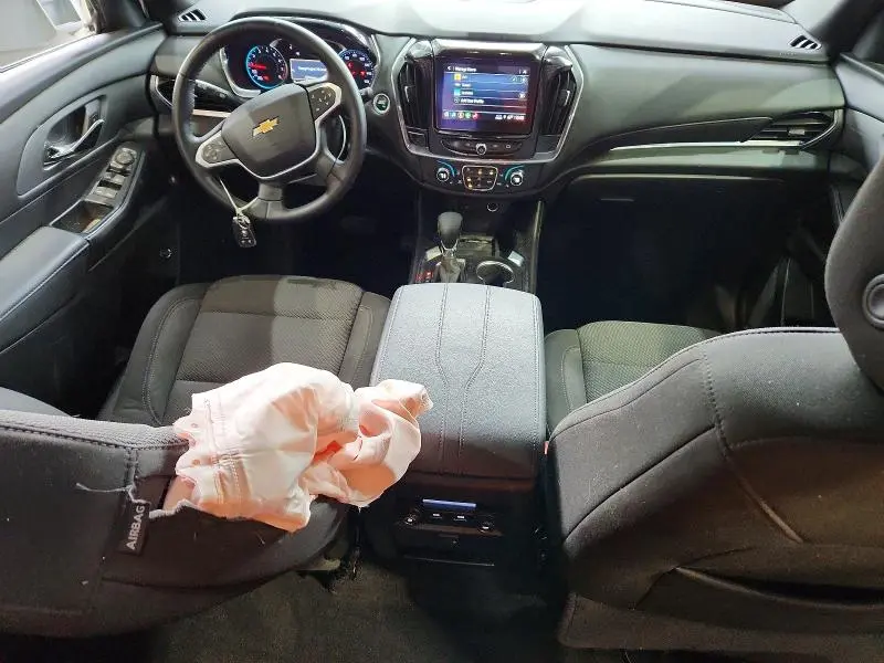 2023 CHEVROLET TRAVERSE LT  