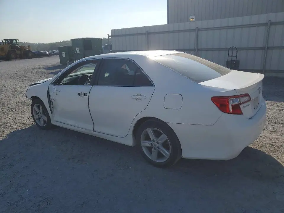2012 TOYOTA CAMRY SE  