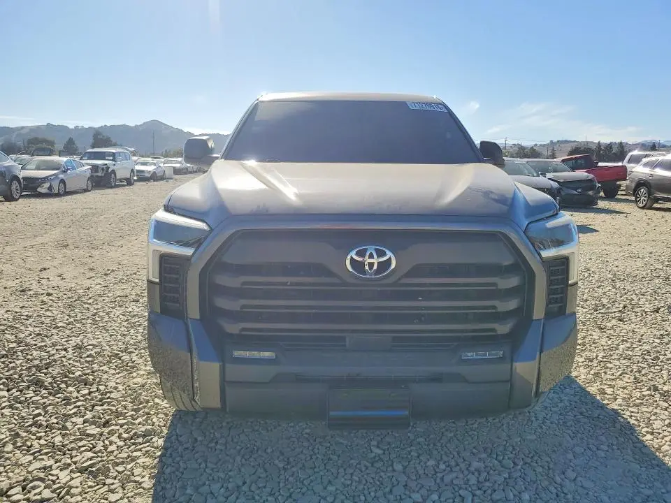 2022 TOYOTA TUNDRA SR5  