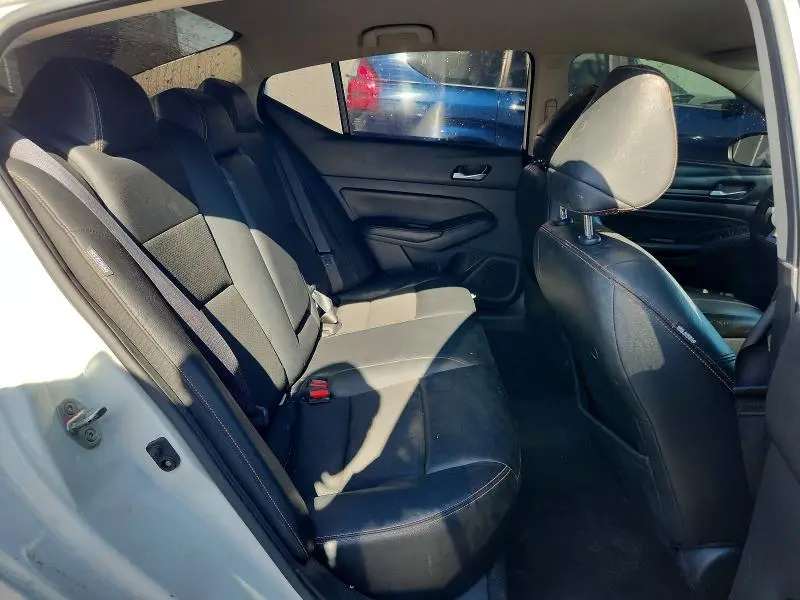 2021 NISSAN ALTIMA SR  